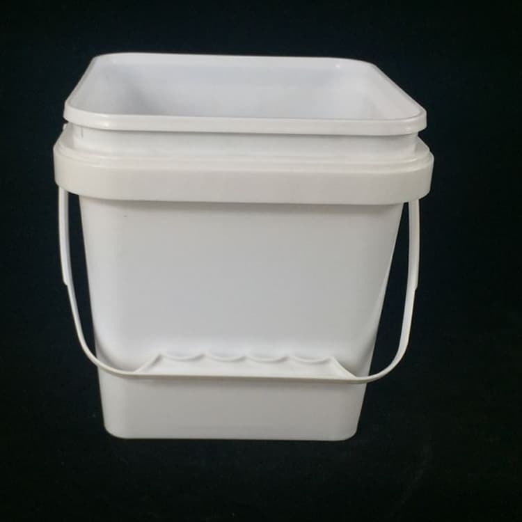 2L square plastic bucket with lid and handle